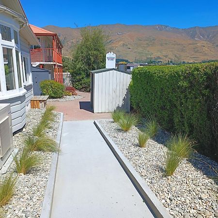 Adventure Wanaka Hostel ภายนอก รูปภาพ