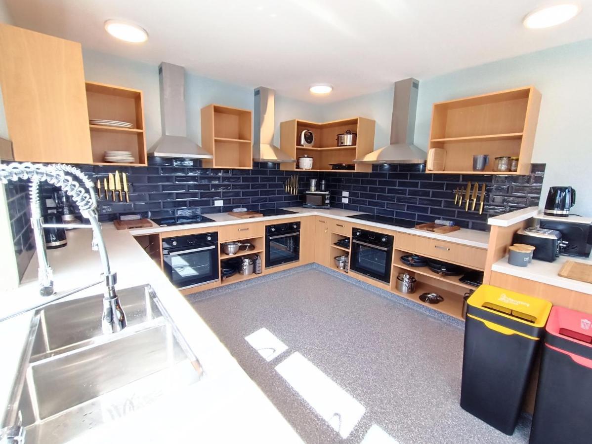 Adventure Wanaka Hostel ภายนอก รูปภาพ