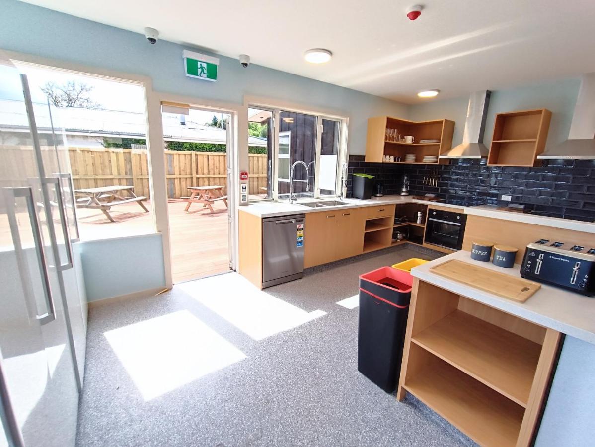 Adventure Wanaka Hostel ภายนอก รูปภาพ