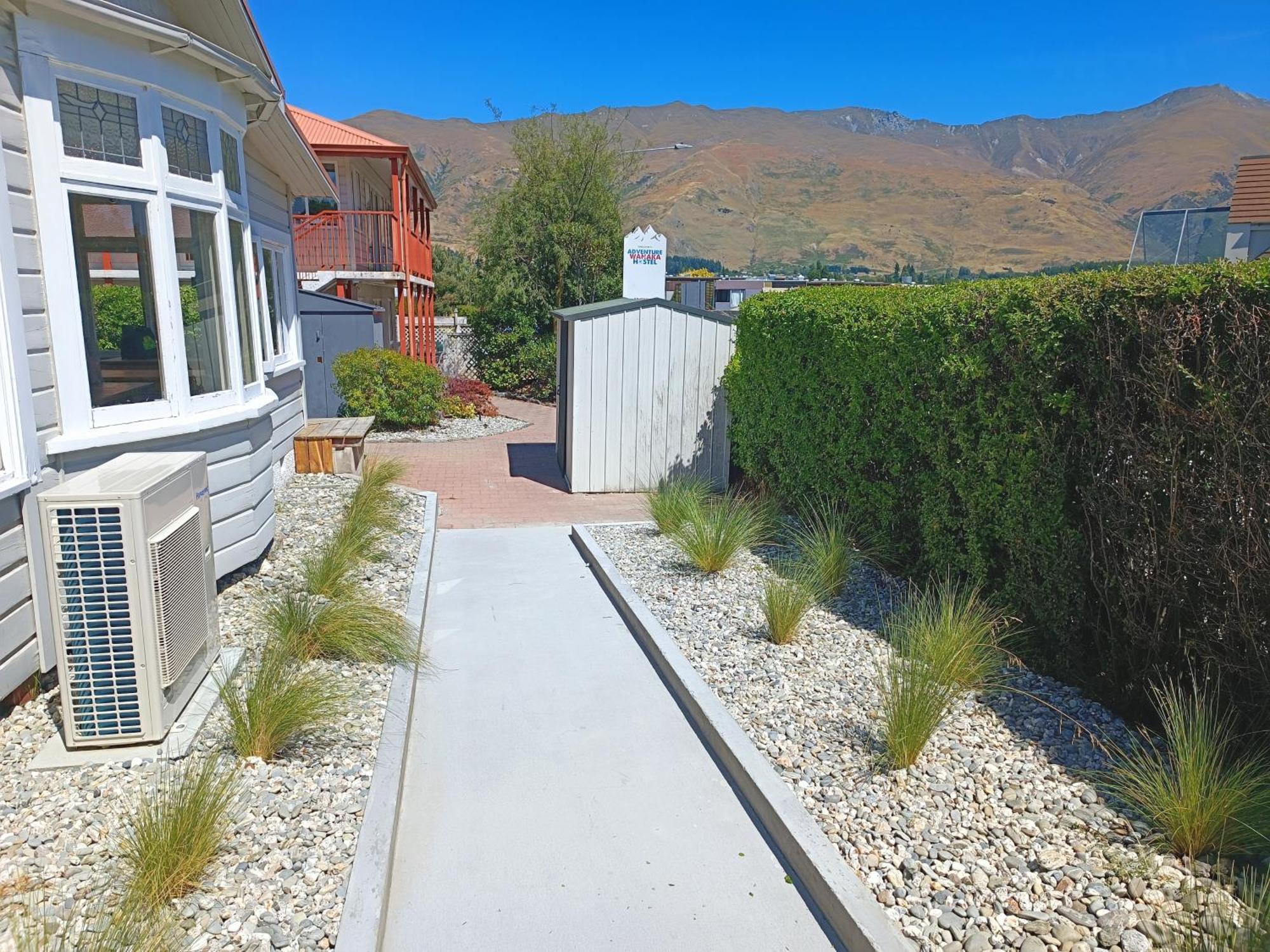 Adventure Wanaka Hostel ภายนอก รูปภาพ