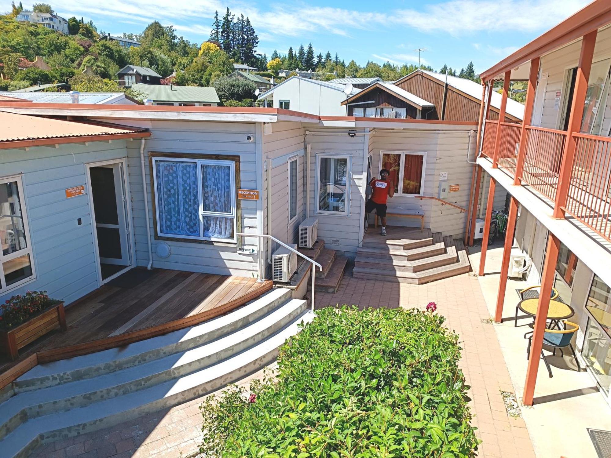 Adventure Wanaka Hostel ภายนอก รูปภาพ