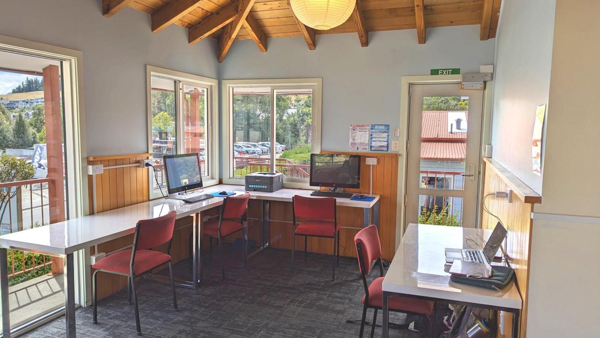 Adventure Wanaka Hostel ภายนอก รูปภาพ