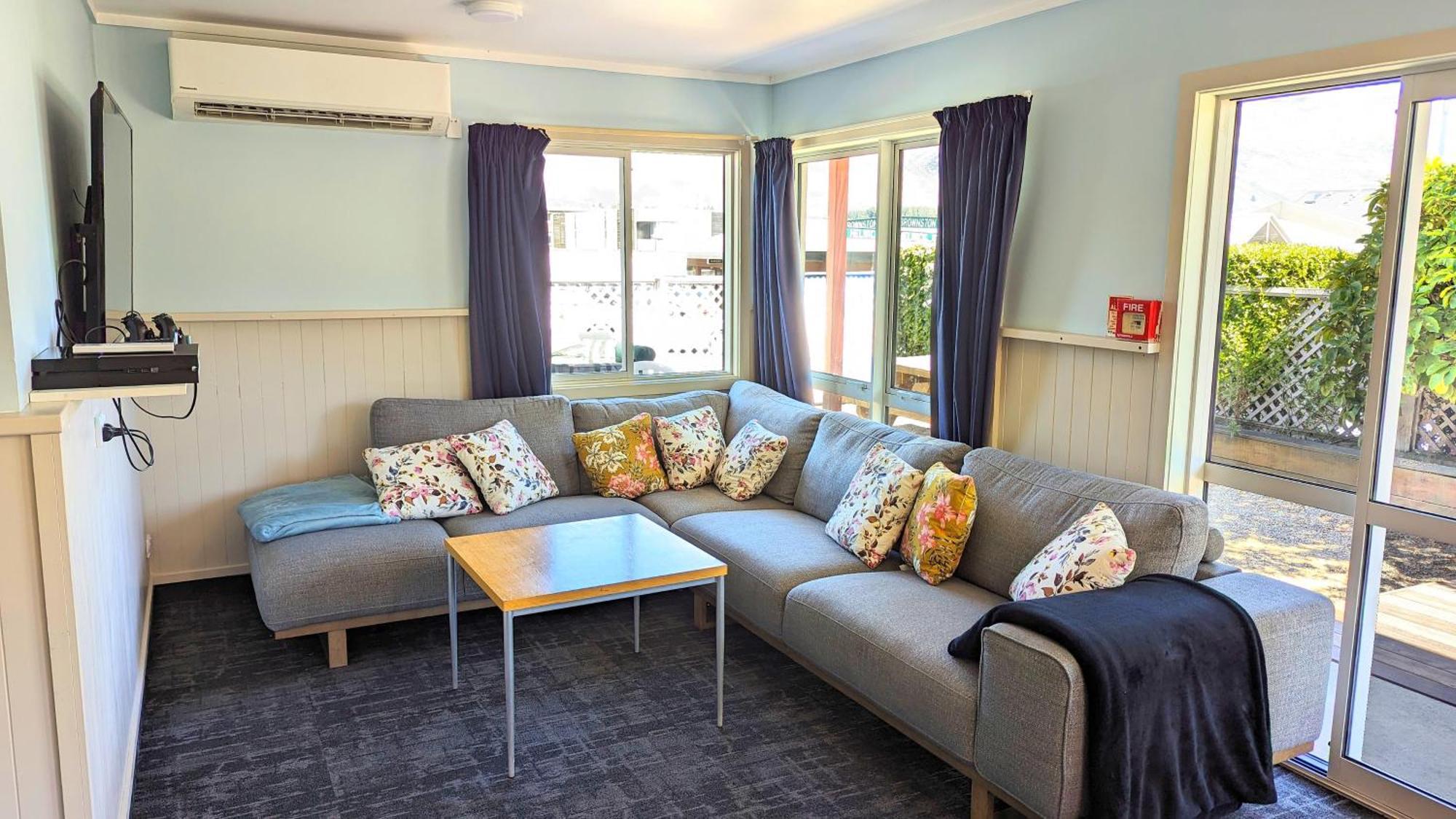 Adventure Wanaka Hostel ภายนอก รูปภาพ